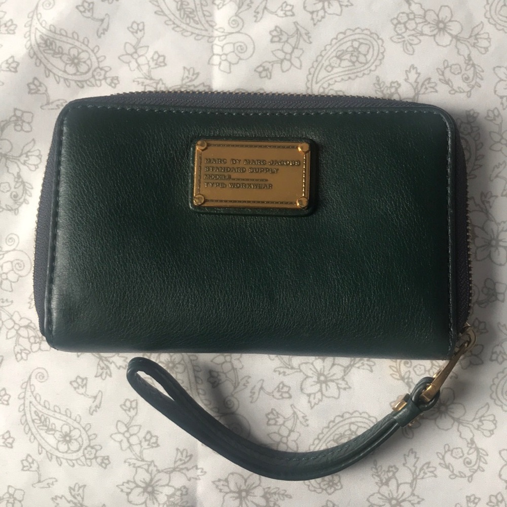 Marc by Marc Jacobs ZIP Around Wallet